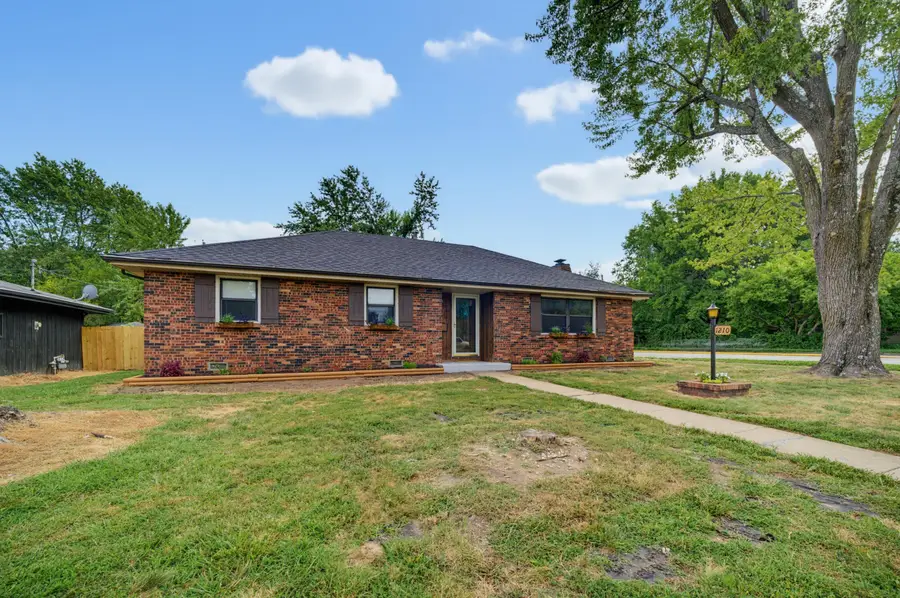 1210 E Woodland Street, Springfield, MO 65804 - #2