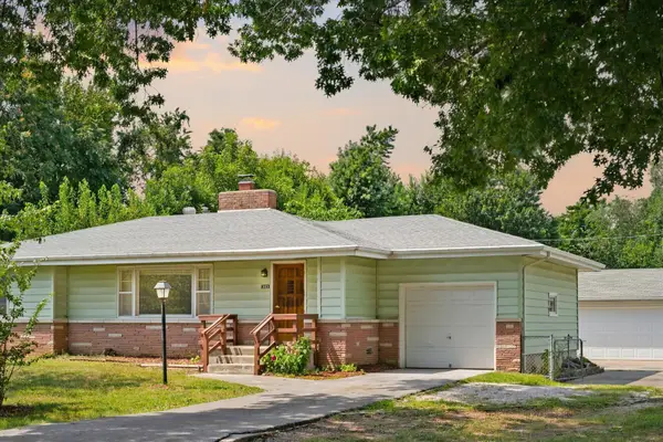303 N Market Street, Nixa, MO 65714