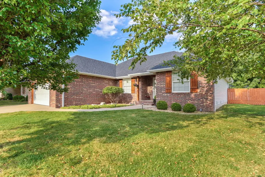 3624 N Bridgewood Avenue N, Springfield, MO 65803 - #2