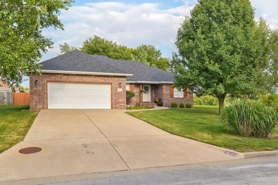 3624 N Bridgewood Avenue N, Springfield, MO 65803 - #3