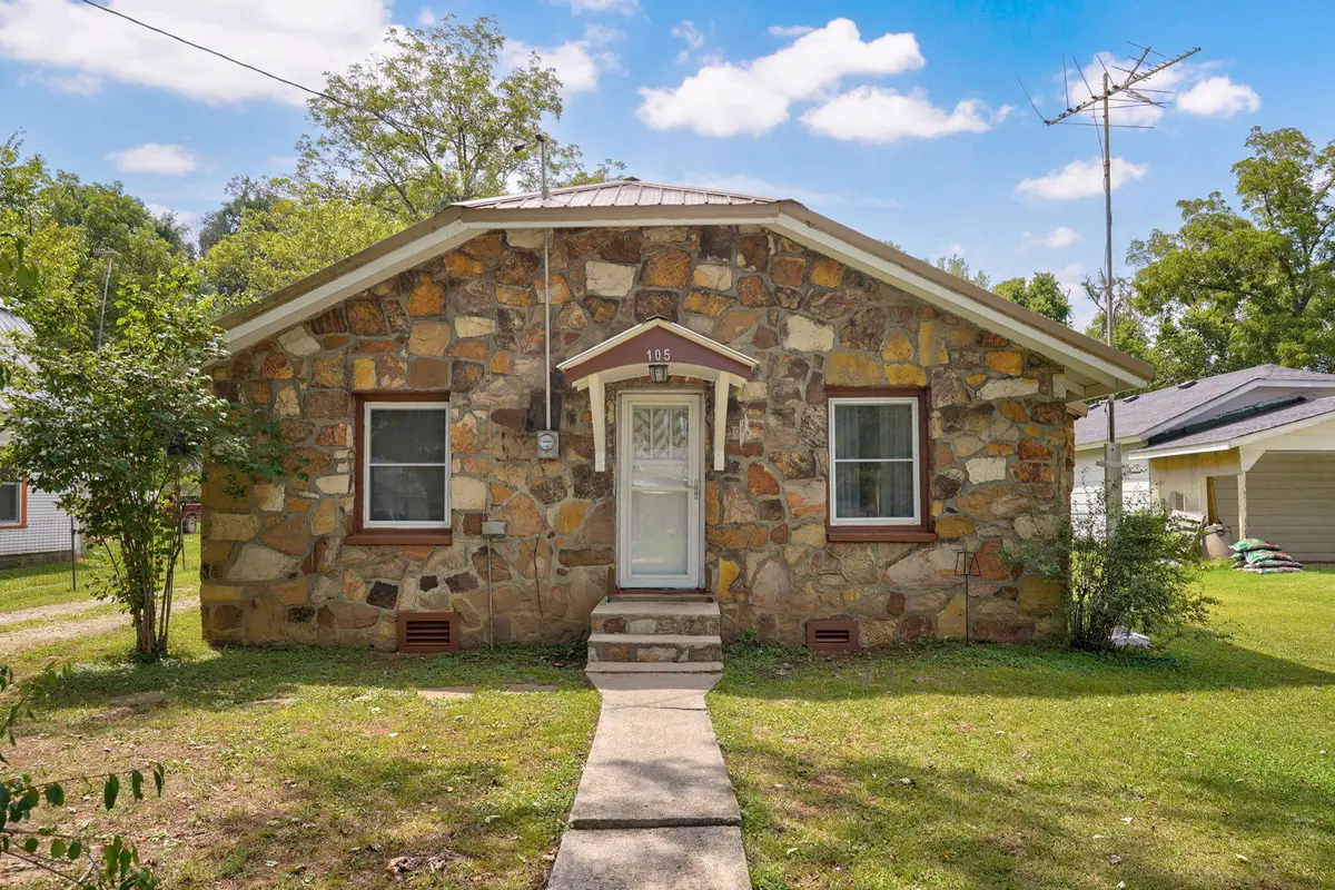 105 S Walnut Street, Crane, MO 65633 - #1