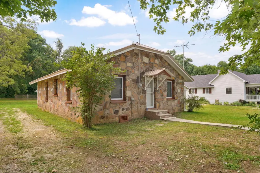 105 S Walnut Street, Crane, MO 65633 - #3