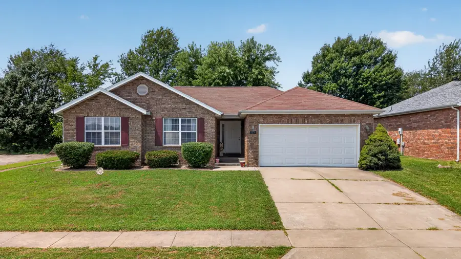 709 S Hazelnut Avenue, Springfield, MO 65802 - #2