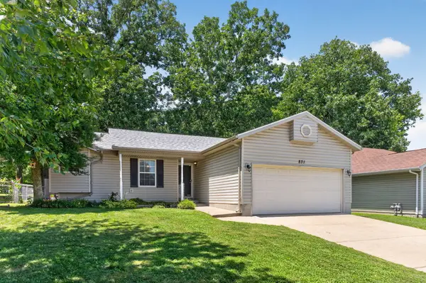831 S Hickory Lane, Nixa, MO 65714