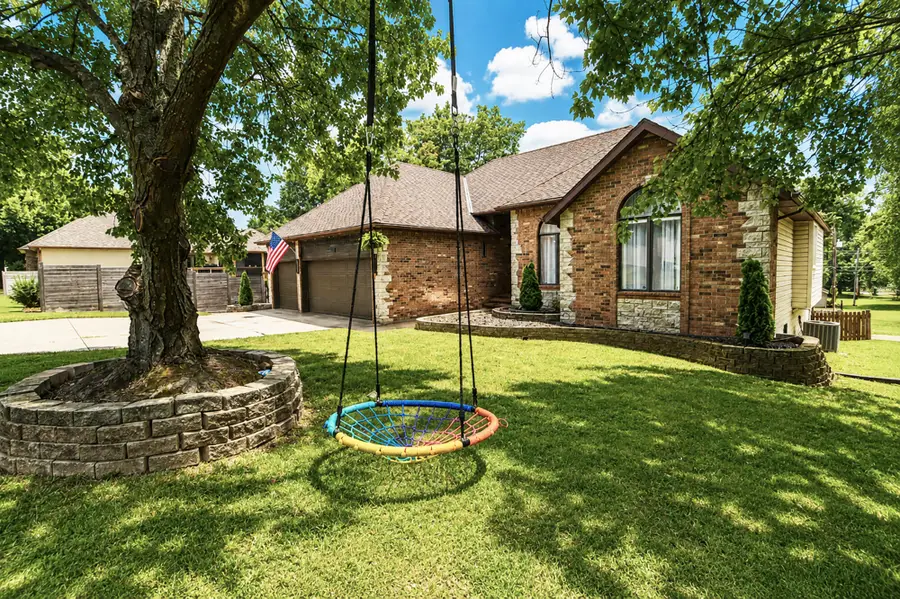 4916 S Buckingham Lane, Springfield, MO 65810 - #2