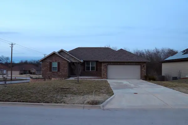 675 E Simpson Street, Willard, MO 65781