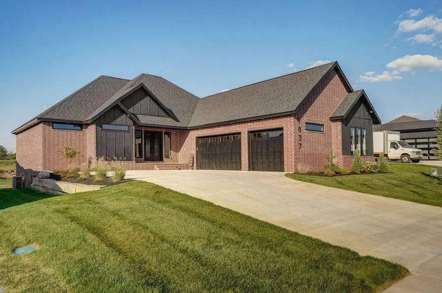 1837 E Cobblestone Drive, Ozark, MO 65721 - #2