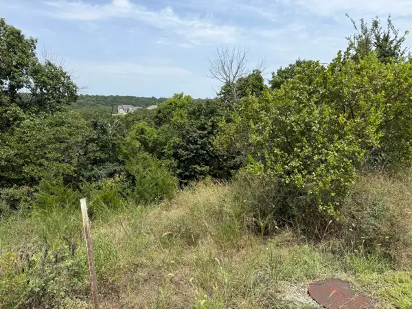 121 Gemstone Drive, Branson West, MO 65737