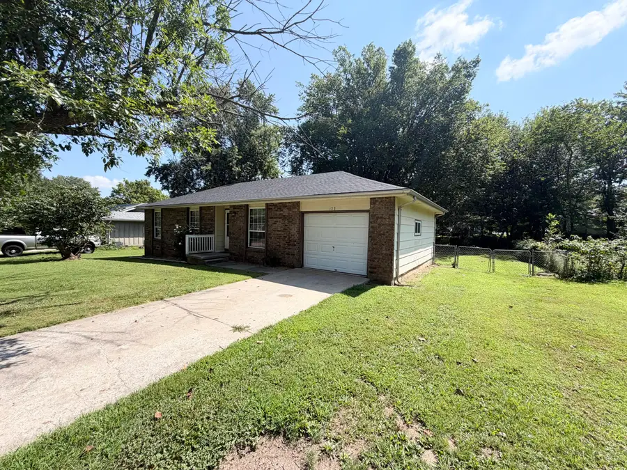 122 N Pinewood Avenue, Republic, MO 65738 - #2
