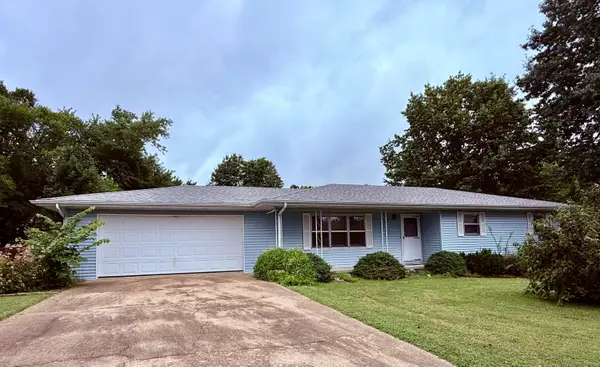 1009 E 10th Street, Mountain Grove, MO 65711