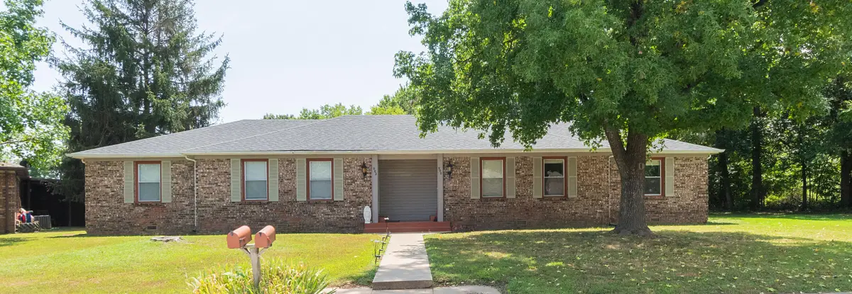 900 E Kirkwood Drive, Aurora, MO 65605 - #1