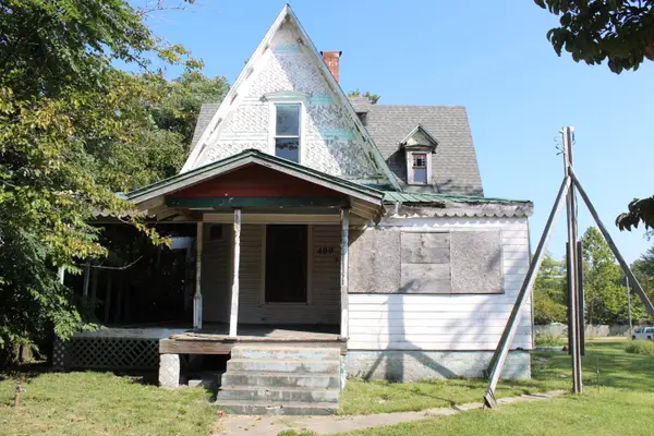 409 E College Street, Aurora, MO 65605