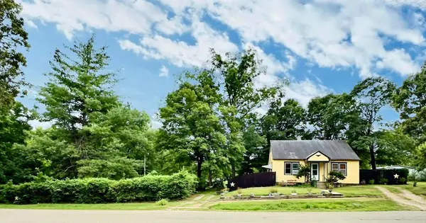 218 W Joe Davis Street, El Dorado Springs, MO 64744