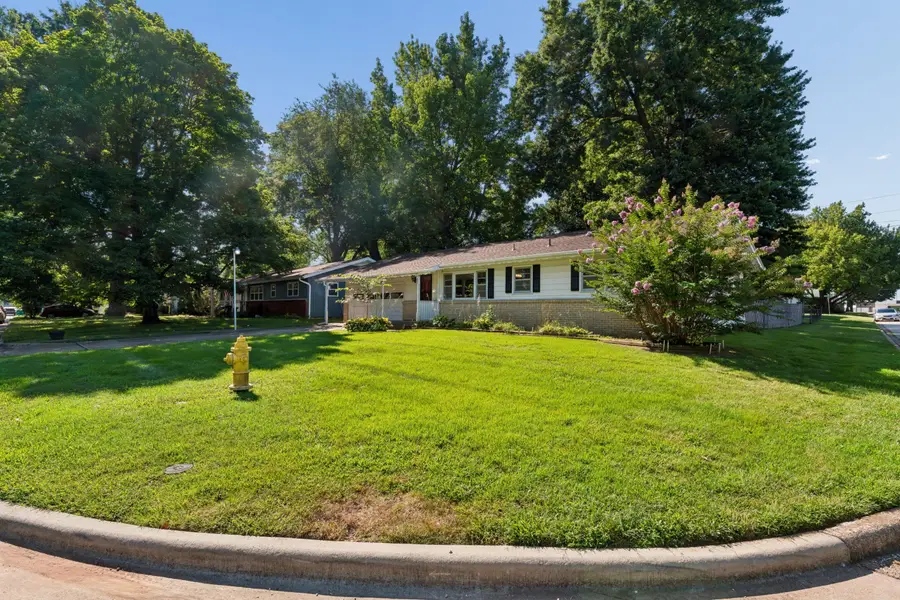 1206 E Rosebrier Street, Springfield, MO 65804 - #3