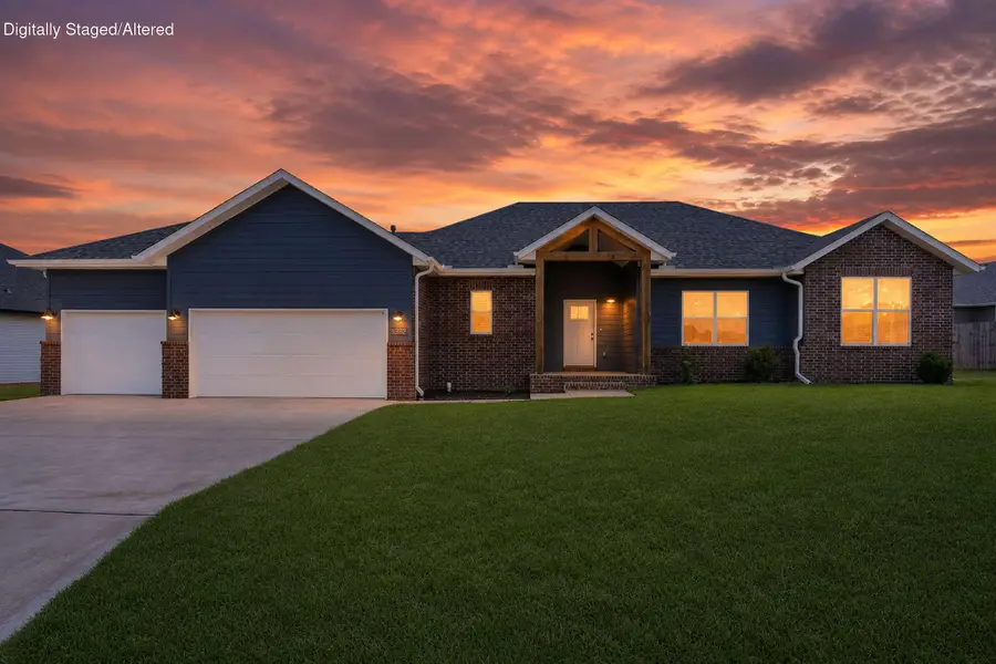 1312 S Birch Avenue, Springfield, MO 65802 - #2