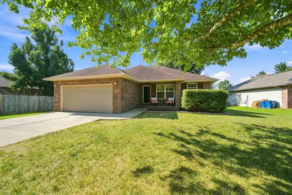 1004 Glen Oaks Drive, Nixa, MO 65714