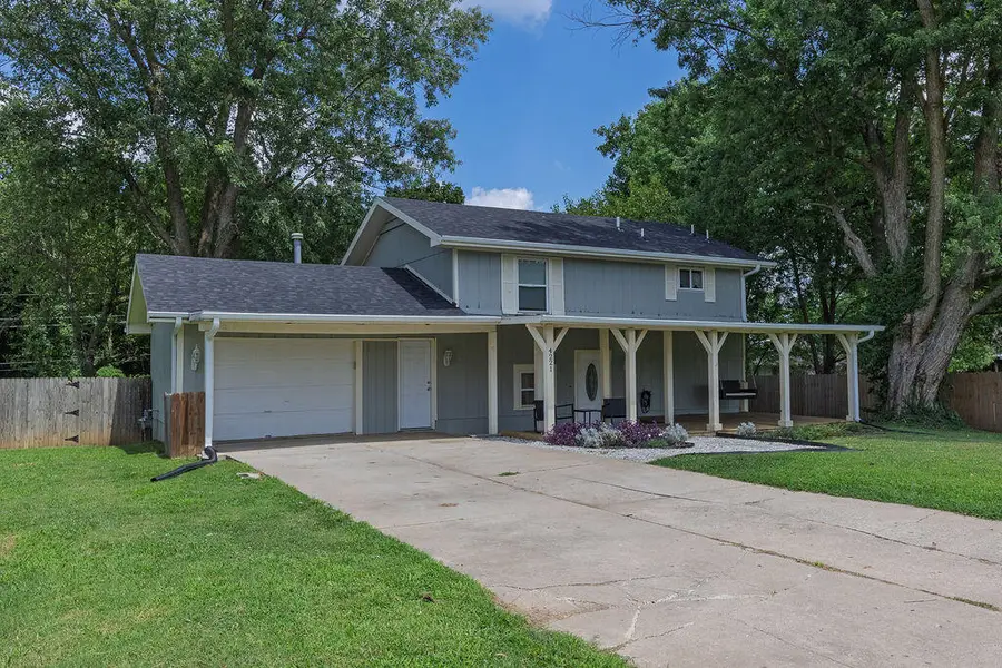 4221 W La Siesta Place, Springfield, MO 65802 - #3