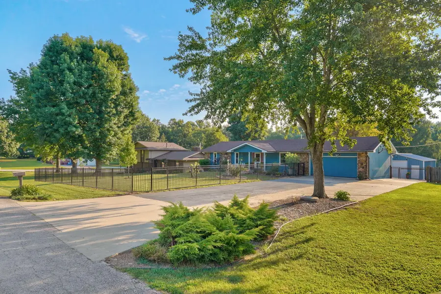 4922 S Palmer Avenue, Springfield, MO 65804 - #2