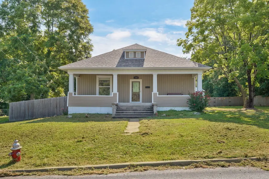 526 S Mccanse Street, Mount Vernon, MO 65712 - #3