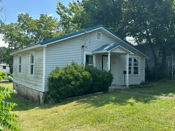 918 N Maple Avenue, Mountain Grove, MO 65711