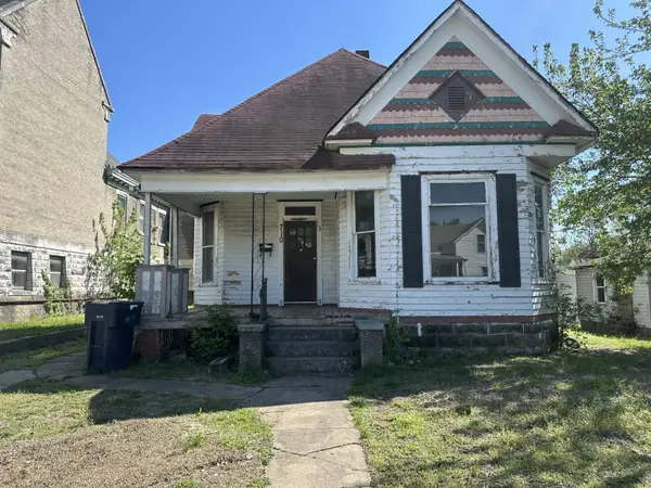 710 W 2nd Street, Webb City, MO 64870