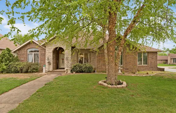 3848 W Suzanne Street, Brookline, MO 65619