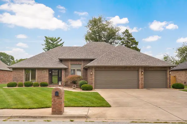 2524 S Forrest Heights Avenue, Springfield, MO 65809