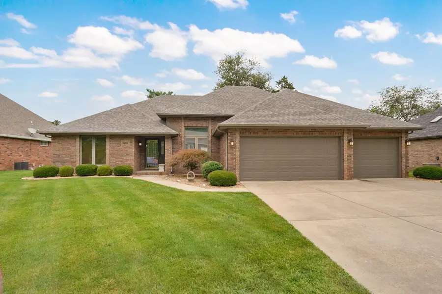 2524 S Forrest Heights Avenue, Springfield, MO 65809 - #3