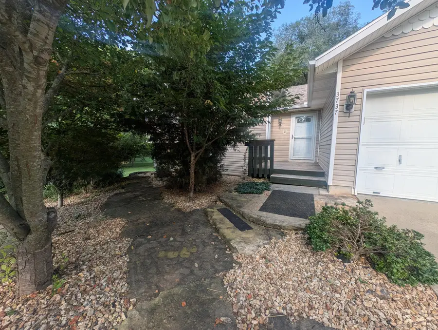 3737 S Oak Avenue, Springfield, MO 65804 - #3