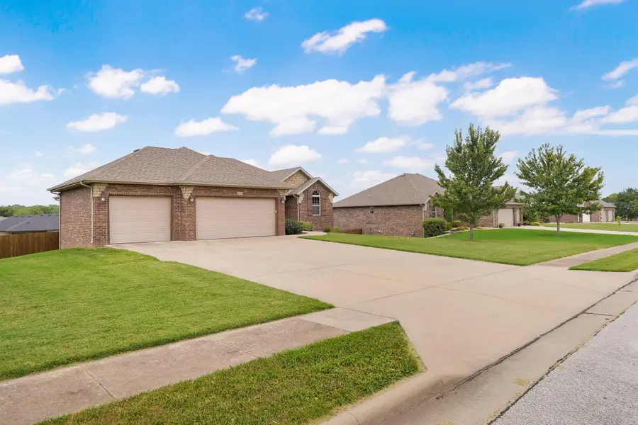 693 Becky Street, Willard, MO 65781 - #2