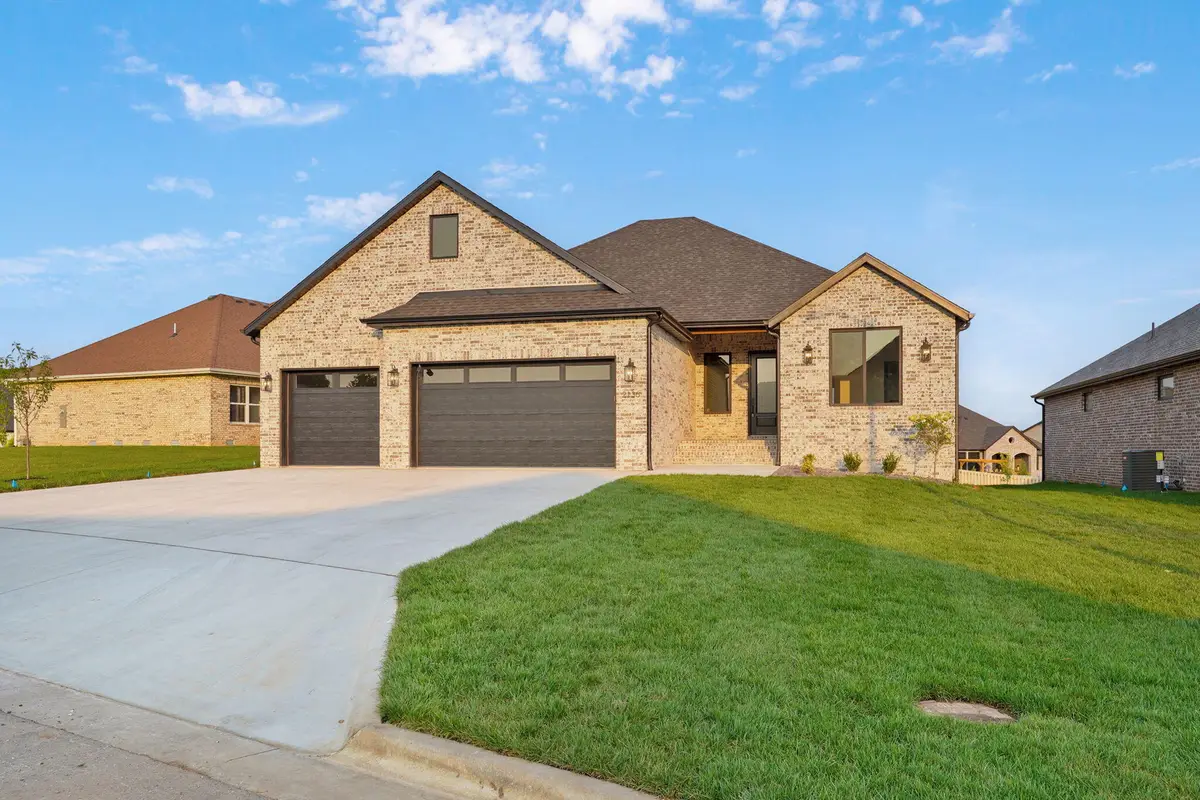 2136 N Sun Valley Drive, Springfield, MO 65802 - #1