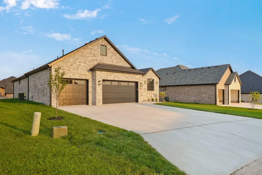 2136 N Sun Valley Drive, Springfield, MO 65802 - #3