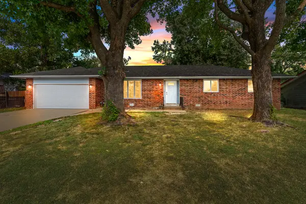 1304 S Adams Avenue, Aurora, MO 65605