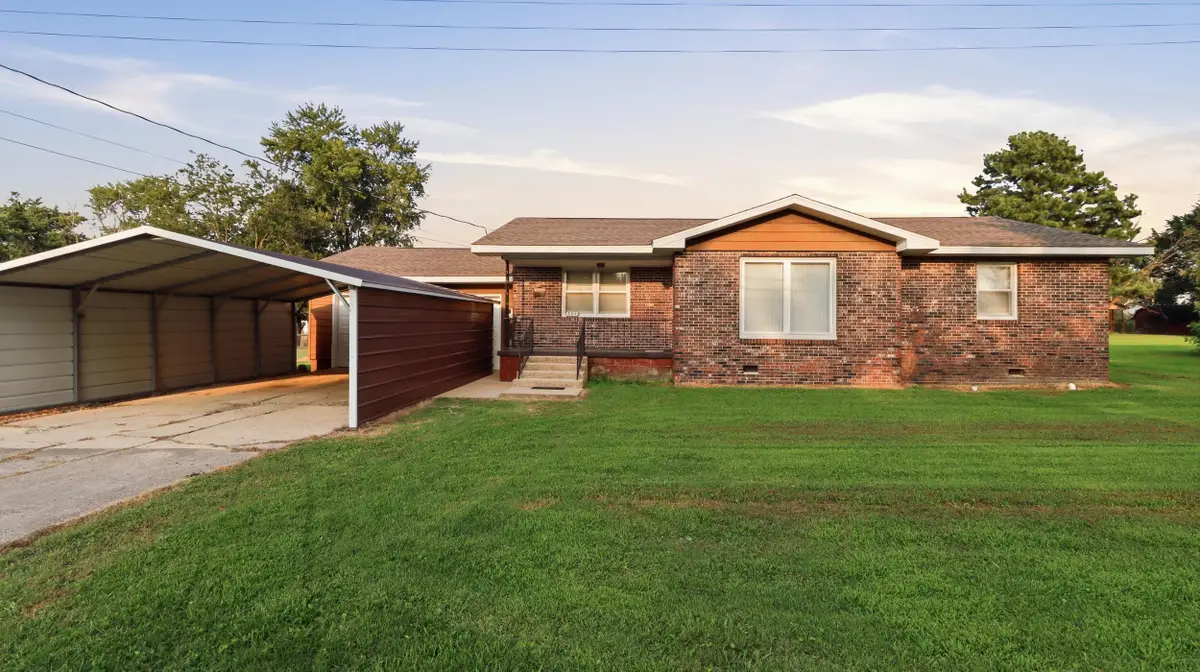 604 S Main Street, Mountain Grove, MO 65711 - #1