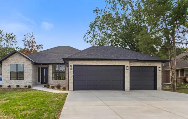 5713 S Cloverdale Lane, Battlefield, MO 65619