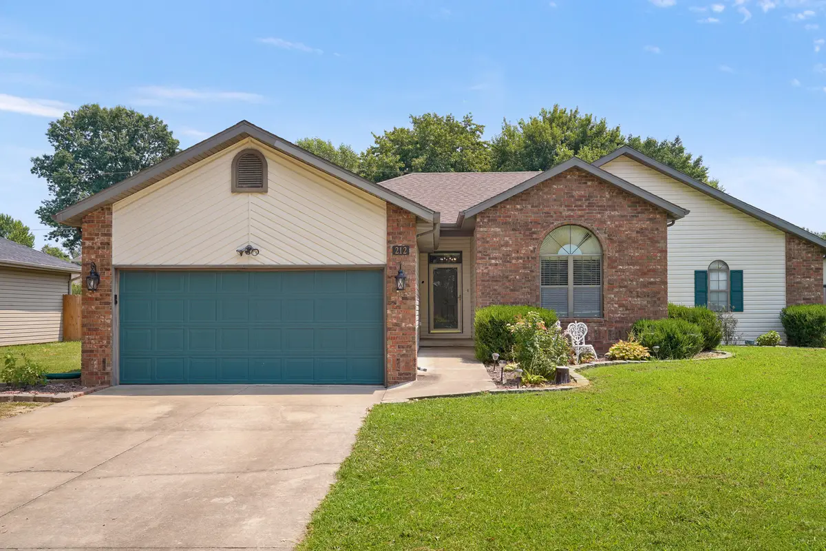 212 N Meadow Street, Nixa, MO 65714 - #1