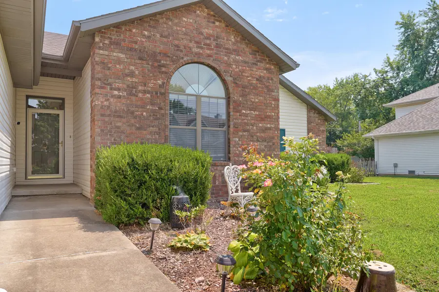 212 N Meadow Street, Nixa, MO 65714 - #2