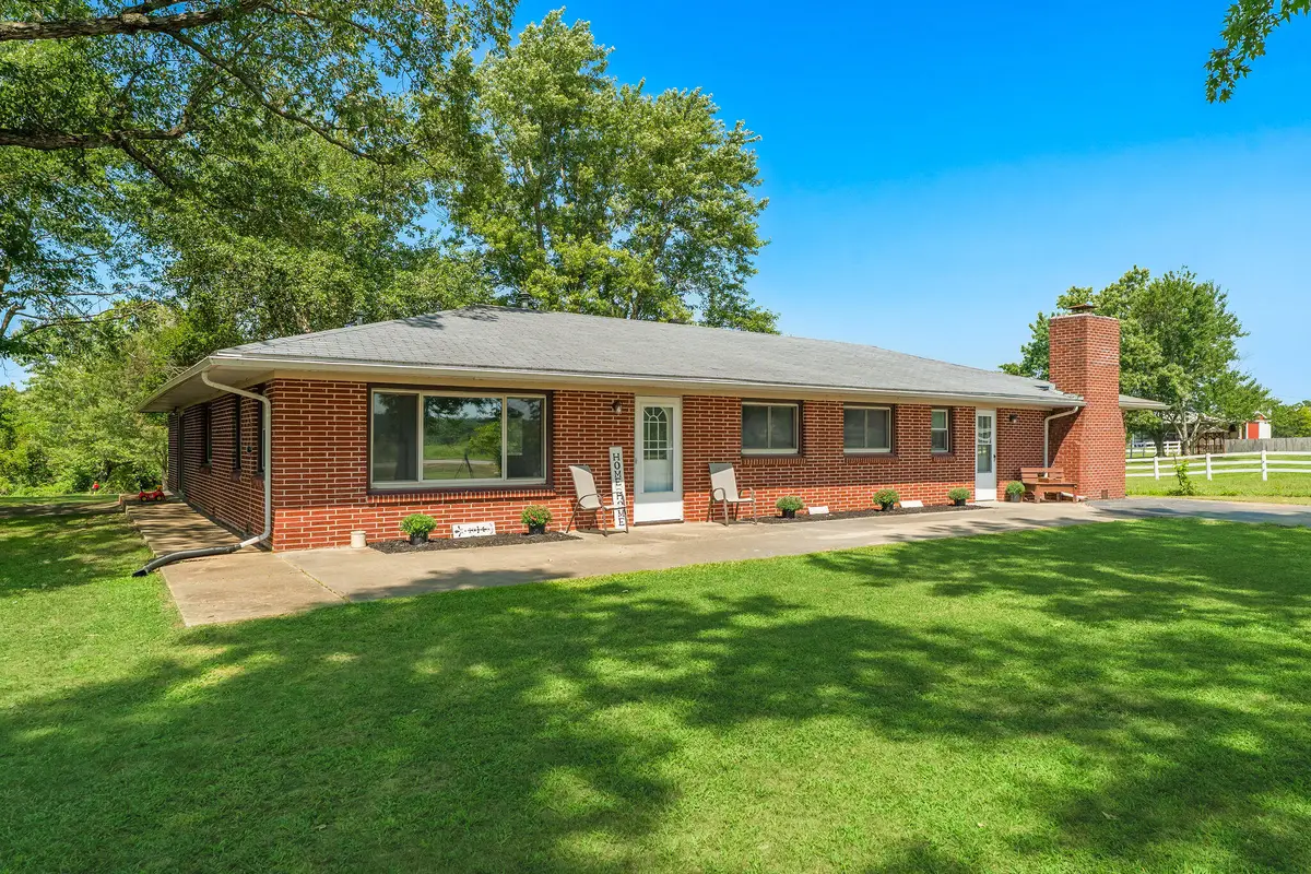 1070 S Diggins Main Street, Seymour, MO 65746 - #1
