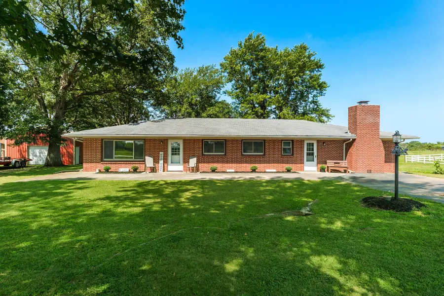 1070 S Diggins Main Street, Seymour, MO 65746 - #2