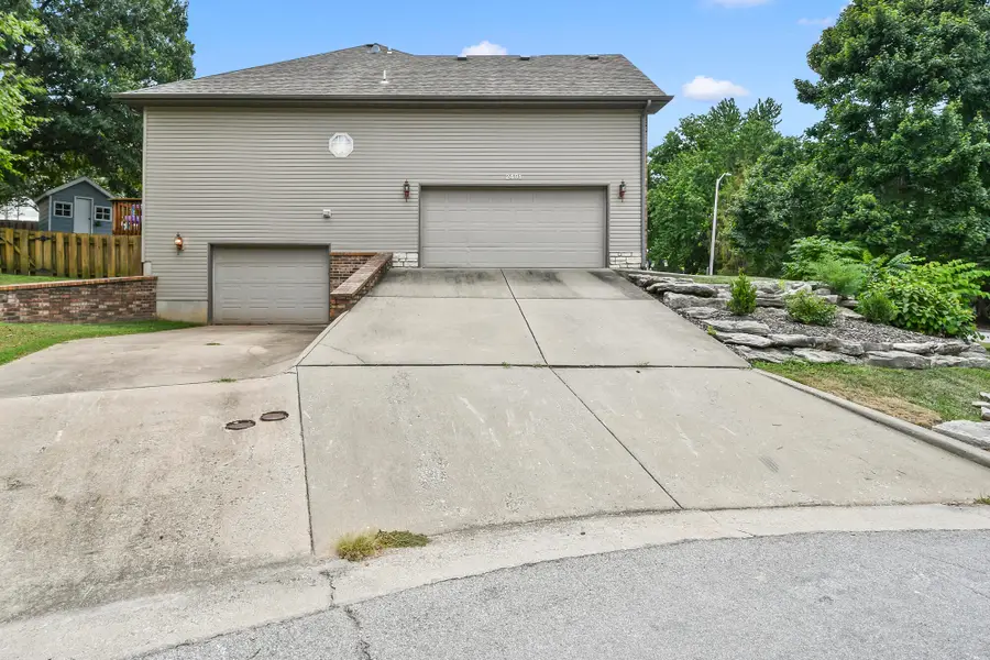 2481 W Chatsworth Court, Springfield, MO 65810 - #3