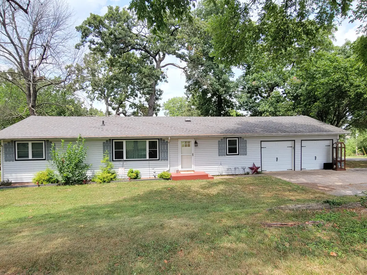 977 W Crestwood Drive, Monett, MO 65708 - #1