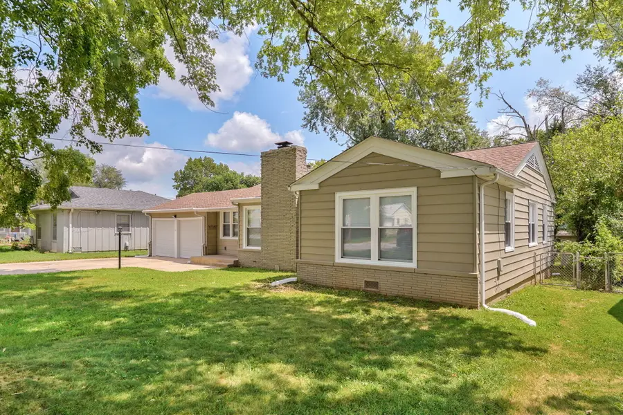 1840 S Glencrest Avenue, Springfield, MO 65804 - #2