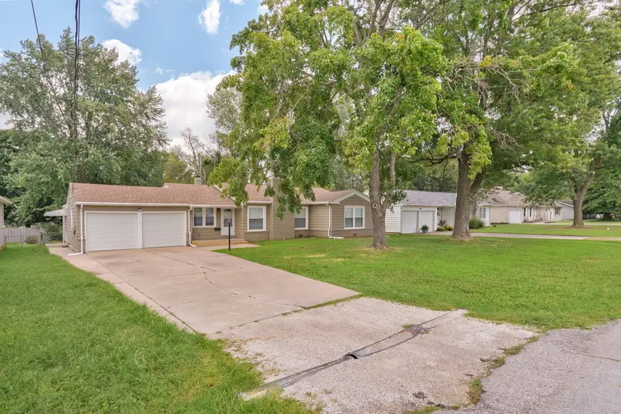 1840 S Glencrest Avenue, Springfield, MO 65804 - #3