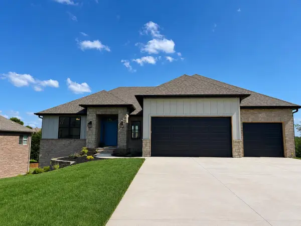 1620 W Silver Oak Drive, Springfield, MO 65810