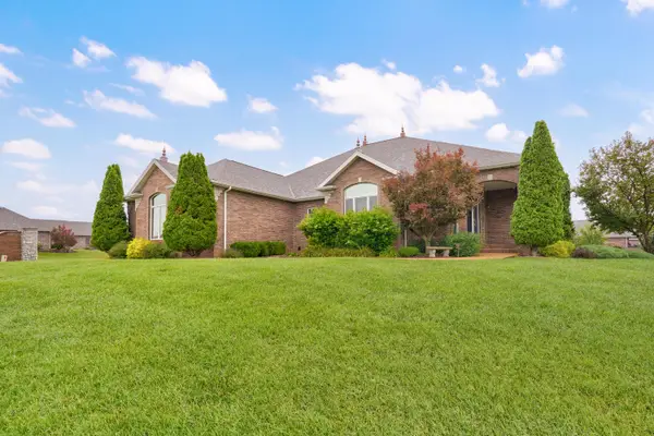 3842 W Stonehinge Drive W, Springfield, MO 65807