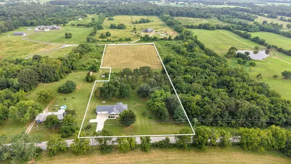 8592 W Farm Road 104, Willard, MO 65781