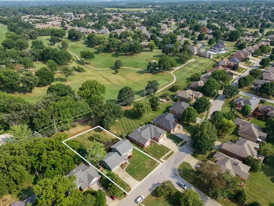 4544 S Holland Avenue, Springfield, MO 65810 - #2