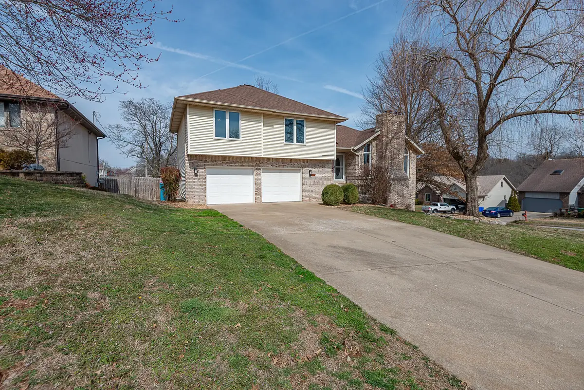 1957 W Nottingham Street, Springfield, MO 65810 - #1