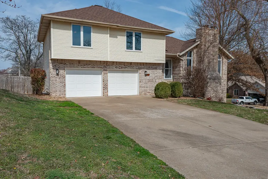1957 W Nottingham Street, Springfield, MO 65810 - #3