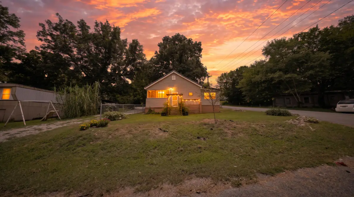 929 Race Street, Thayer, MO 65791 - #1